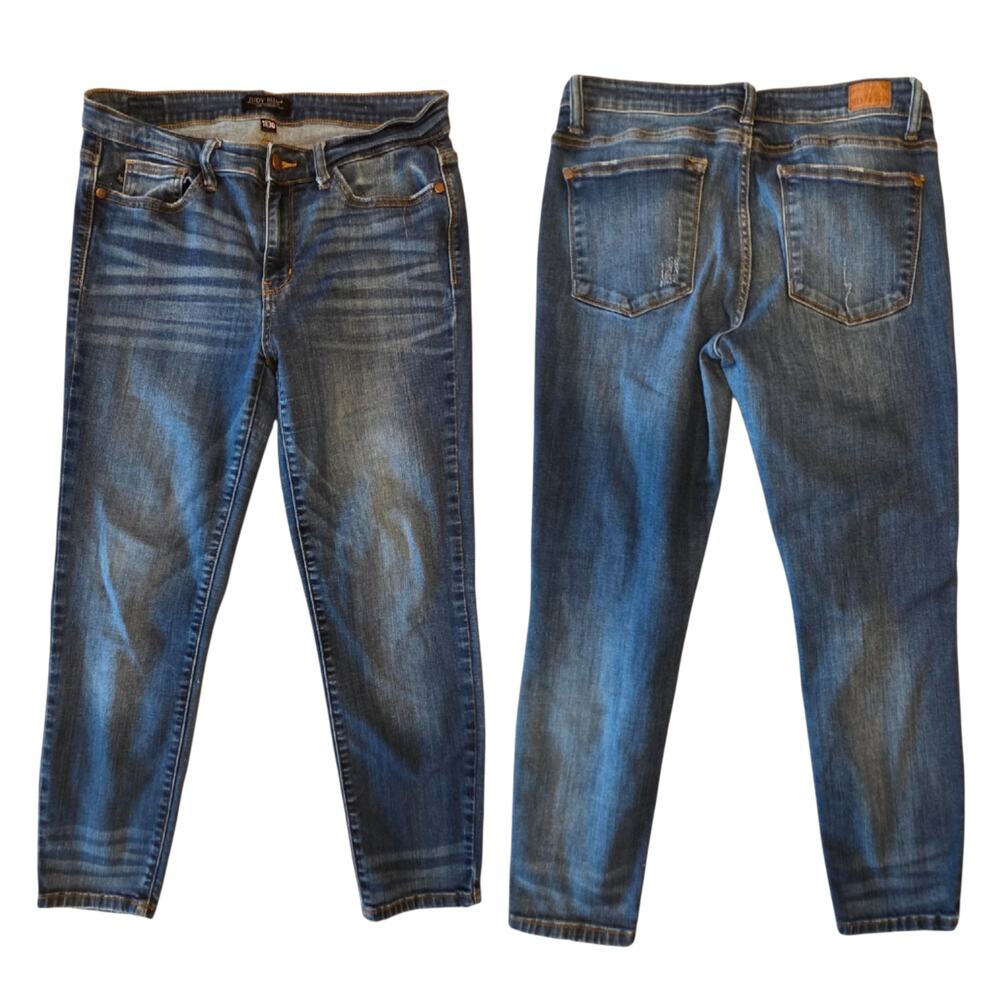 Judy Blue Women's Relax Fit Jeans Size 30 or 11 Style JB82102DK Cropped